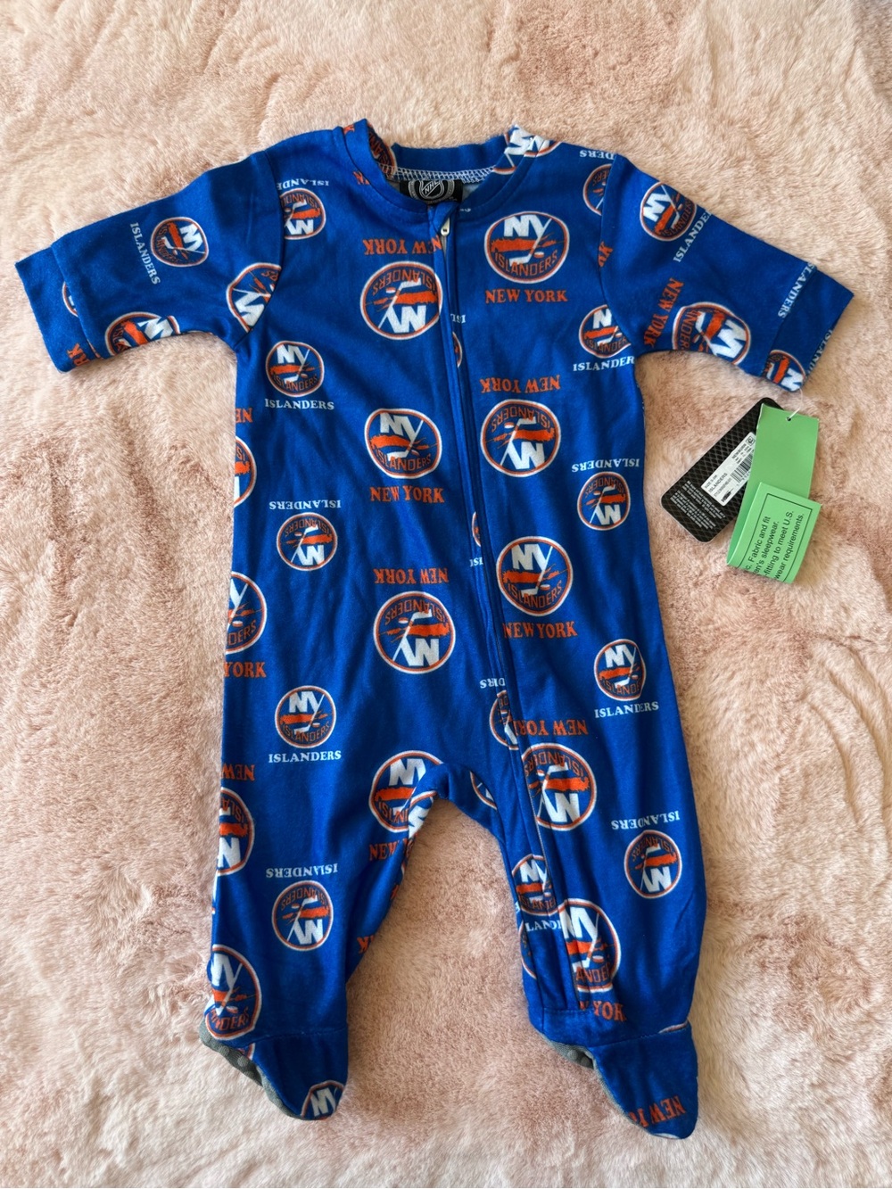 NWT NHL New York Islanders Hockey Blue Zip Footie Size 0-3 months